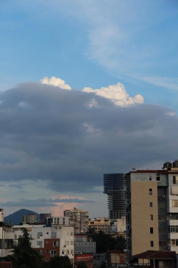Cozy Big Apartment With Balcony Tiranë Eksteriør bilde