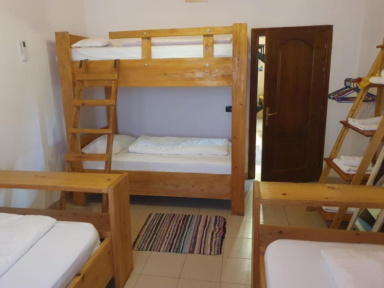Cozy Big Apartment With Balcony Tiranë Eksteriør bilde