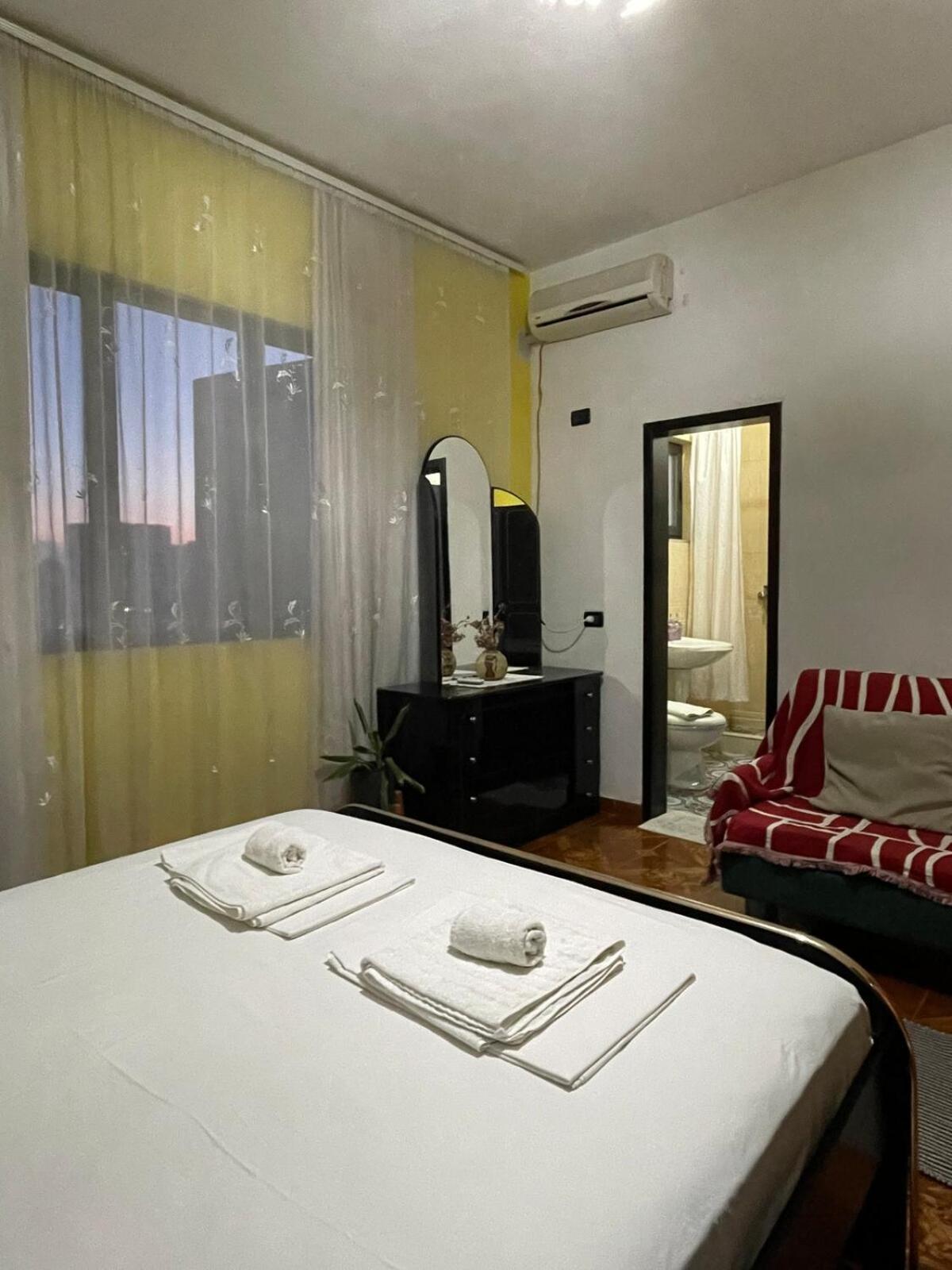 Cozy Big Apartment With Balcony Tiranë Eksteriør bilde