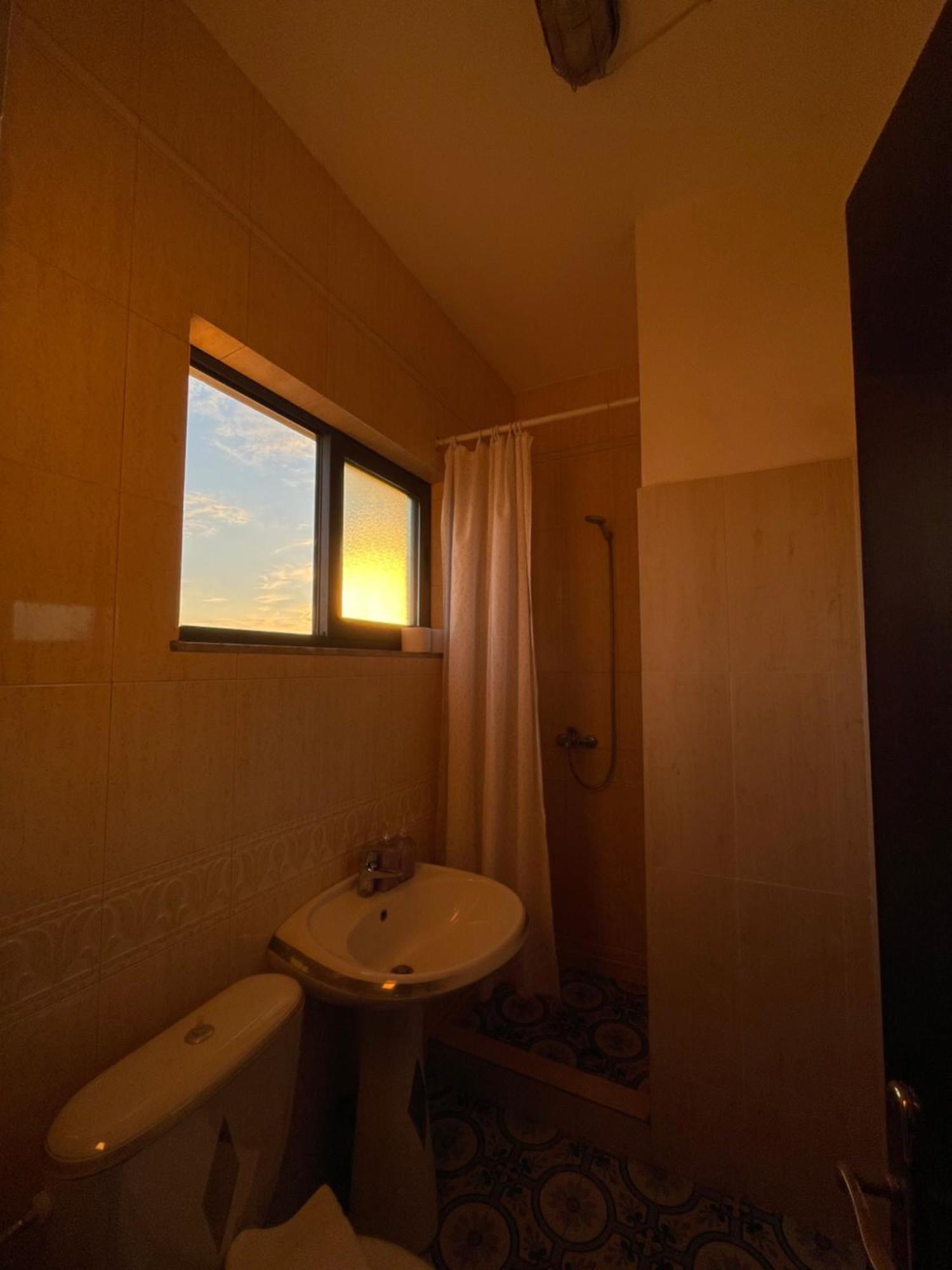 Cozy Big Apartment With Balcony Tiranë Eksteriør bilde